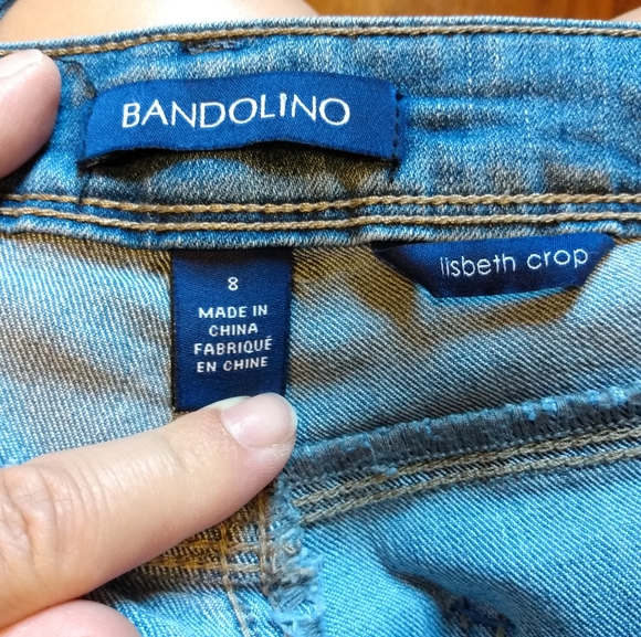 🔴 SALE Bandolino Distressed Crystal and Pearl Embellished Cropped Jeans - Picture 9 of 10